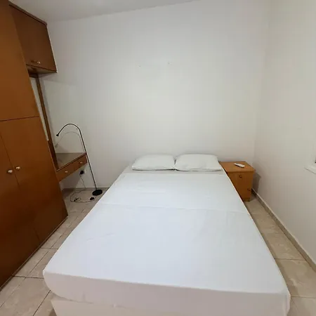 Апартаменты Signature Marinas Harbour Court Budget 210