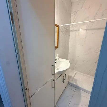 Апартаменты Signature Marinas Harbour Court Budget 210