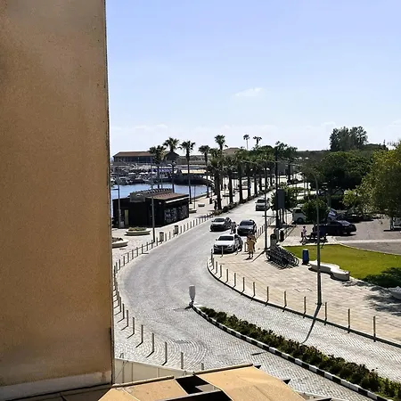 Marinas Harbour Court Budget 210 Apartment *